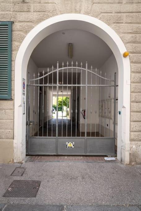 22 Home - Parcheggio Privato - Accogliente - Collegamento Sardegna E Corsica 리보르노 외부 사진