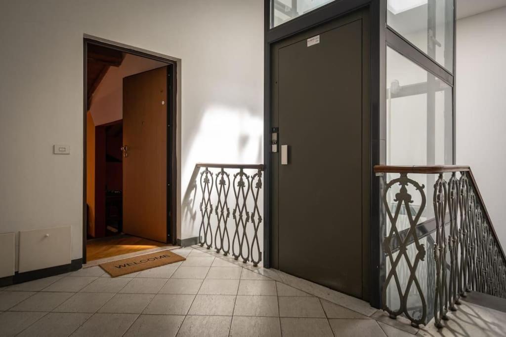 22 Home - Parcheggio Privato - Accogliente - Collegamento Sardegna E Corsica 리보르노 외부 사진